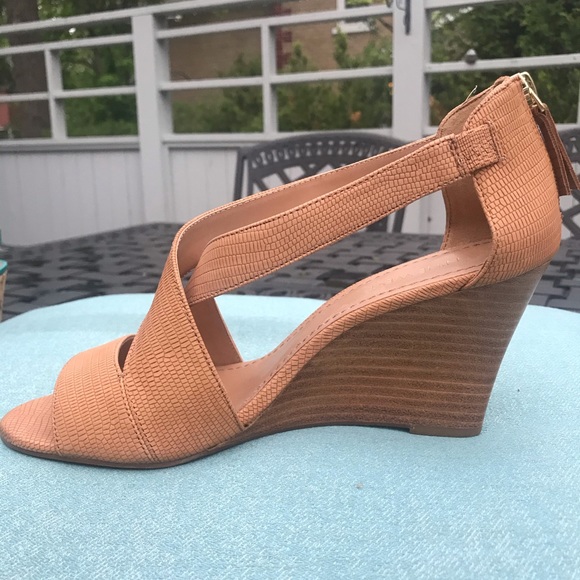 Sandals - Picture 1 of 6